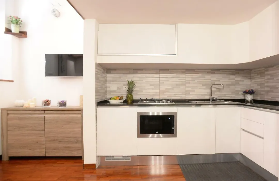 Home Alex-1